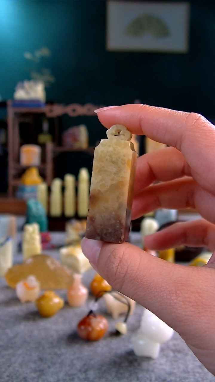 【闪购商品】青田石紫檀封门青如意钮章1.6*1.6*4.9