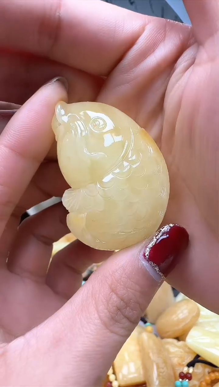 【闪购商品】琥珀裸石未镶嵌挂坠