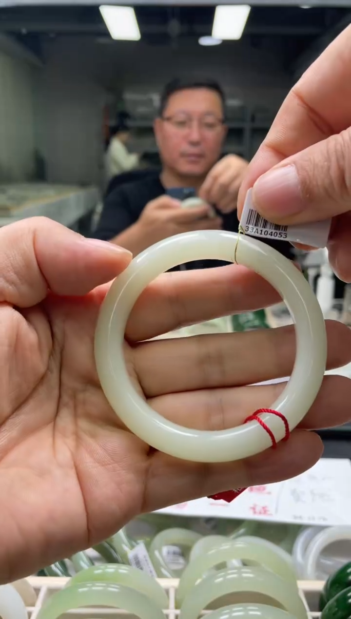 【闪购商品】和田玉手镯未镶嵌编码4053 圈口58-59