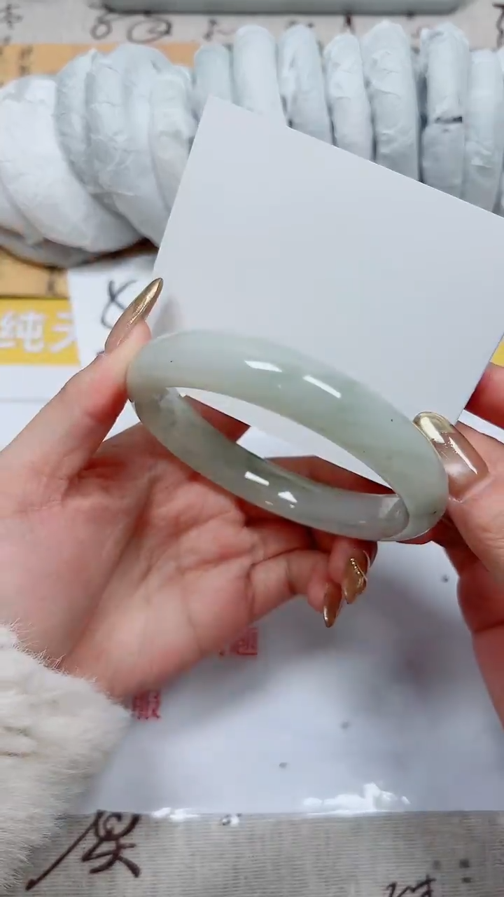 【闪购商品】石英质玉手镯未镶嵌K52-64.2