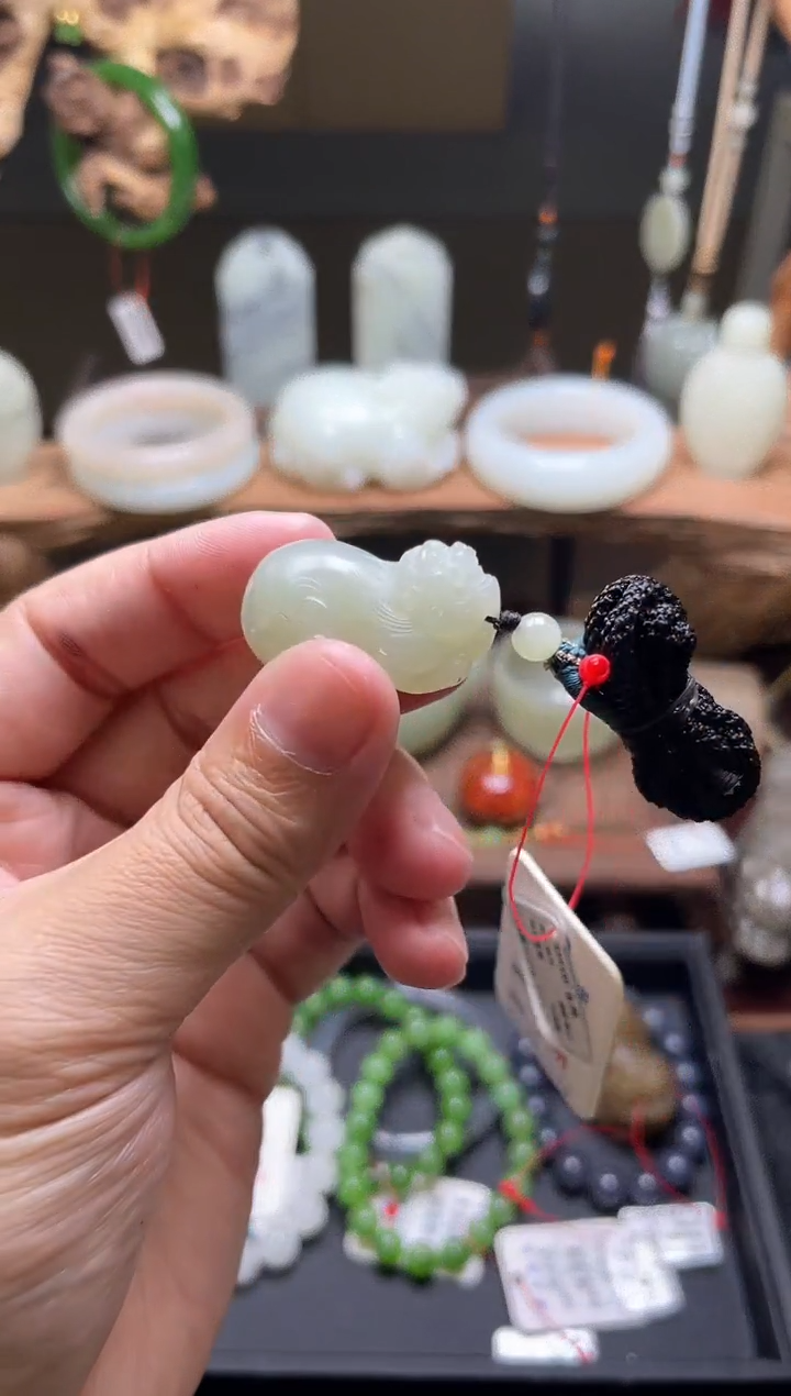 【闪购商品】和田玉吊坠未镶嵌且末青白 貔貅 900605