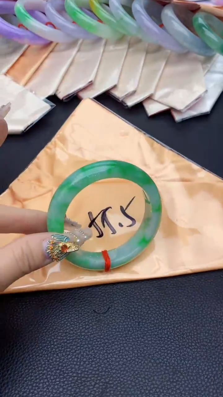 【闪购商品】翡翠手镯未镶嵌1052074427