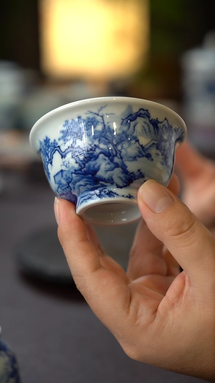 景德镇全手工手绘精工青花山水压手杯