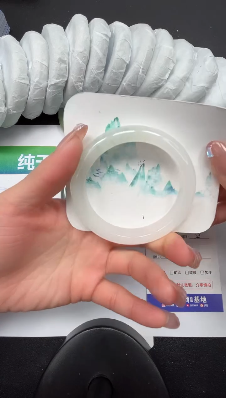 【闪购商品】石英质玉手镯未镶嵌230-58