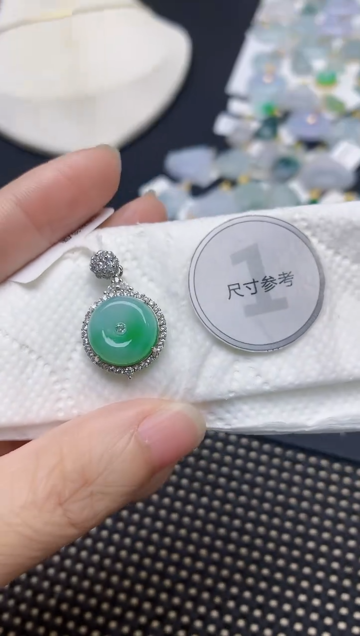 颈饰未镶嵌翡翠天然缅甸A货翡翠