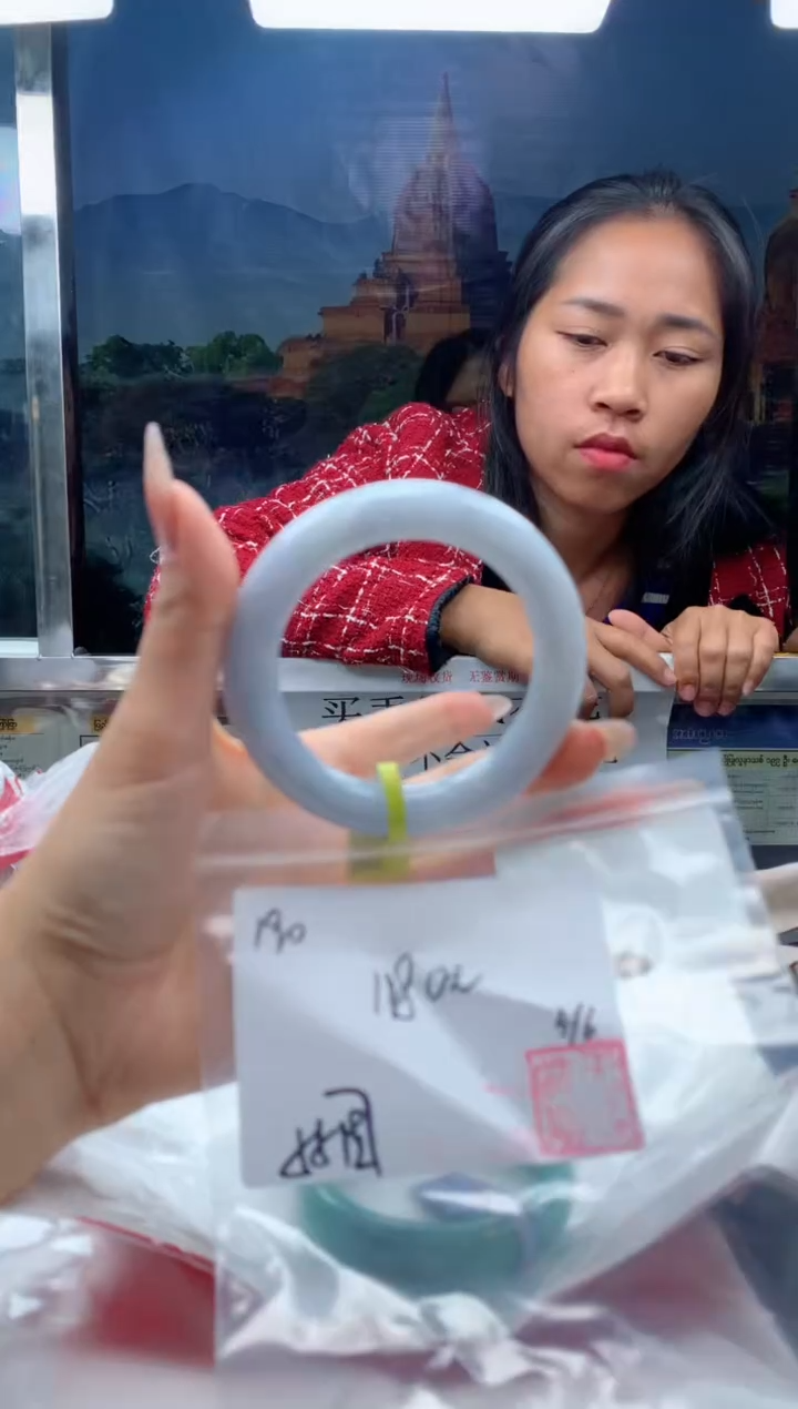 【闪购商品】定制翡翠未镶嵌毛货手镯需精细抛光/手镯190