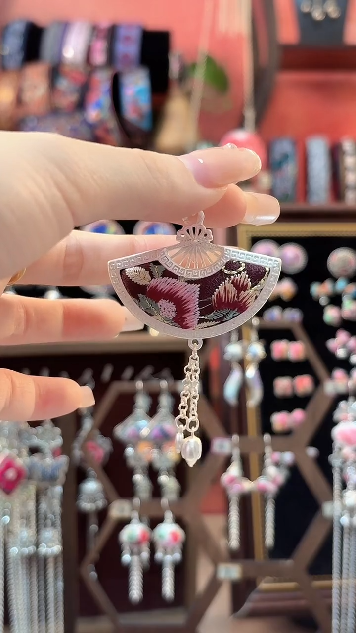 织绣 云织谣民族风精美饰品   187