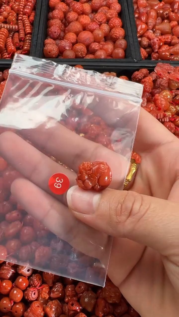 【闪购商品】南红玛瑙颈饰未镶嵌1