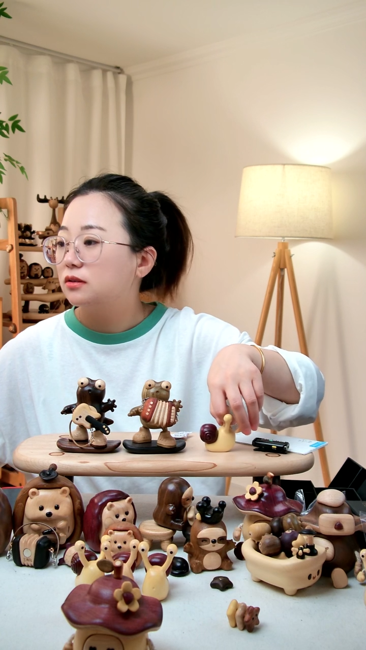 木e****晚emo不分早晚 小蜗牛微瑕