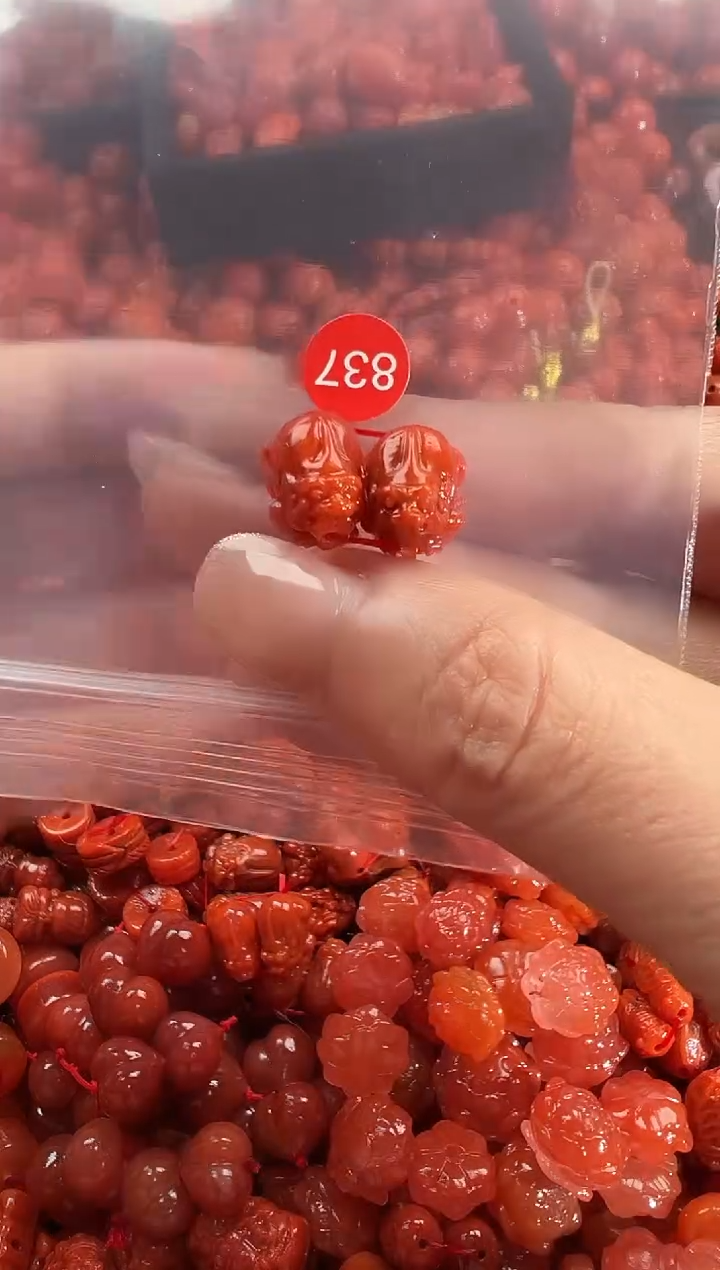 颈饰未镶嵌南红玛瑙1