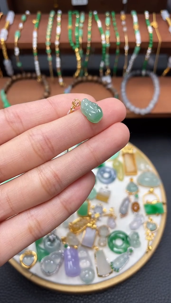 【闪购商品】翡翠吊坠(不含链)18K金镶嵌一个 JK469