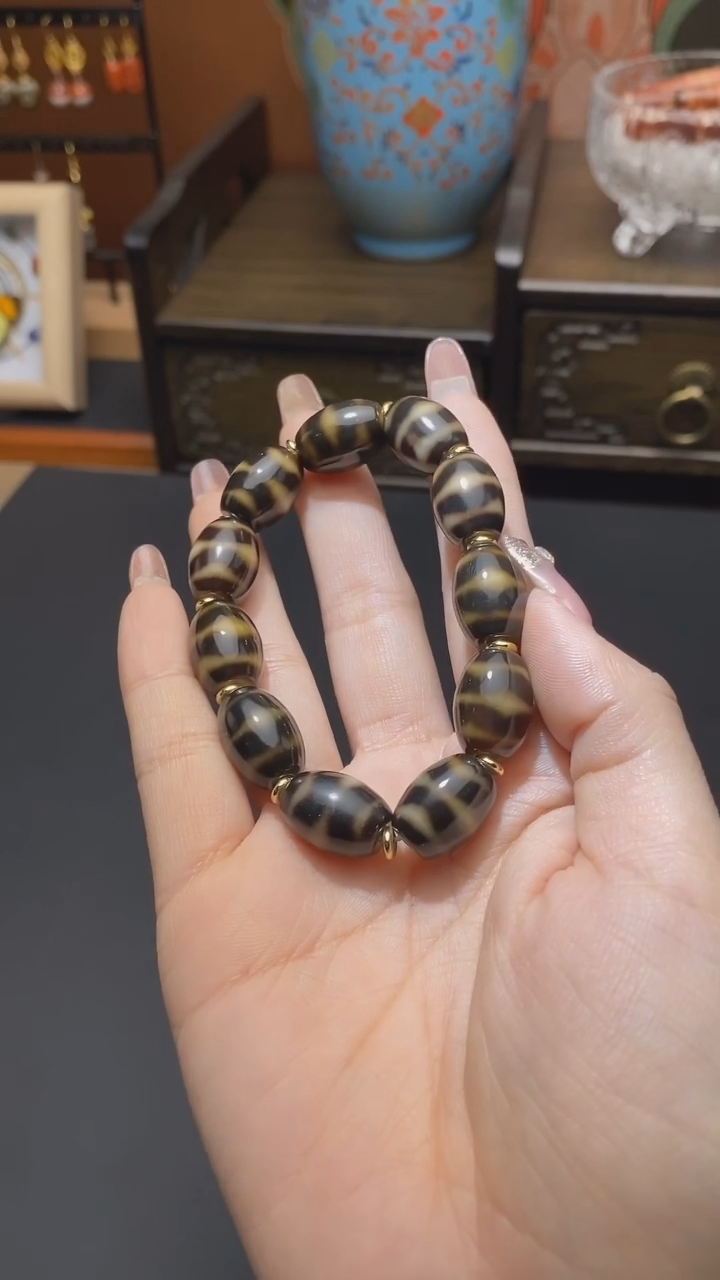 【闪购商品】玛瑙/玉髓手串未镶嵌黑金多宝手串