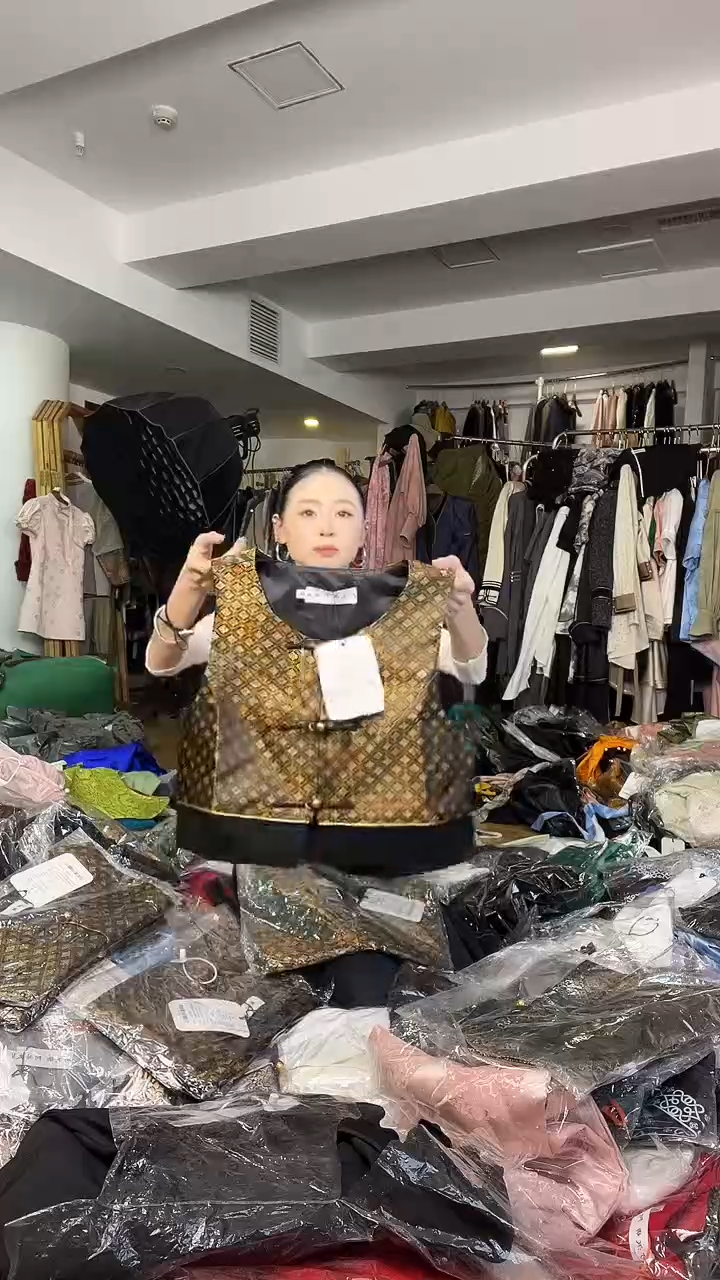 马甲       XL码      115-125斤