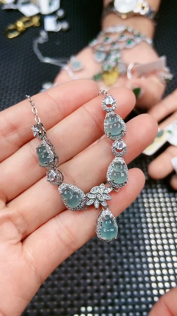 【闪购商品】翡翠颈饰未镶嵌11111111