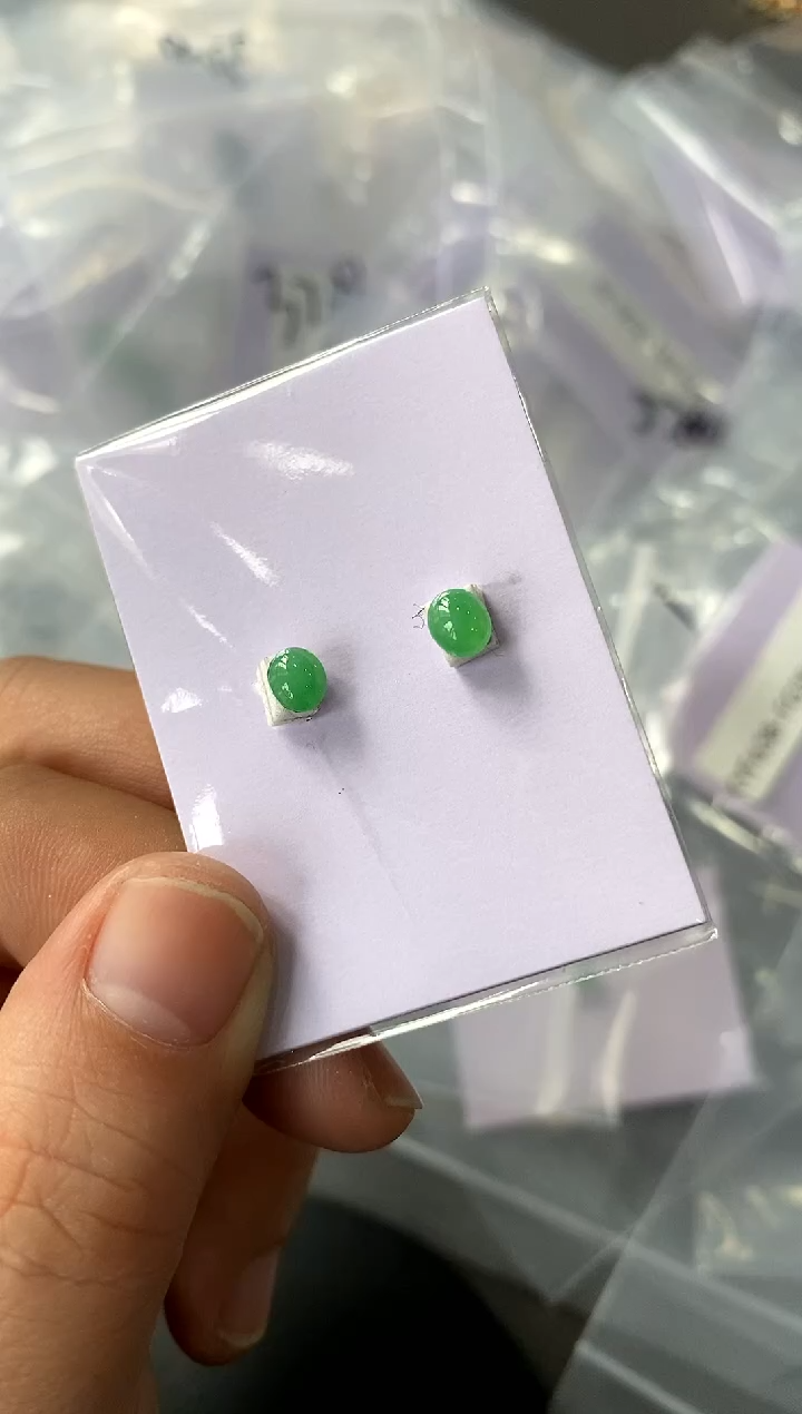 【闪购商品】定制翡翠未镶嵌一对