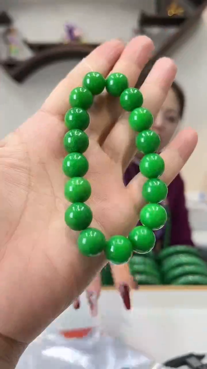 【闪购商品】砖雕闪15 蜡阳绿手串
