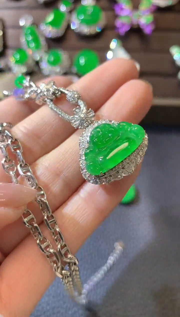 【闪购商品】翡翠吊坠(不含链)18K金镶嵌C68