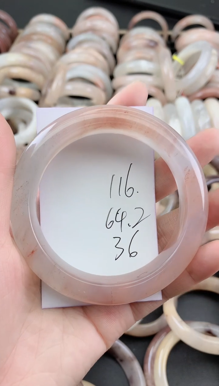 未镶嵌手镯石英质玉116