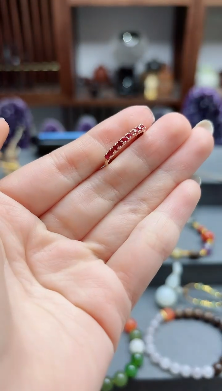 【闪购商品】红宝石戒指18K金镶嵌18k金红宝石戒指 CBGF