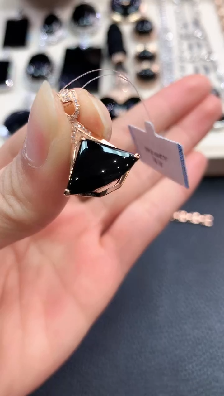 【闪购商品】翡翠吊坠(不含链)18K金镶嵌m19       