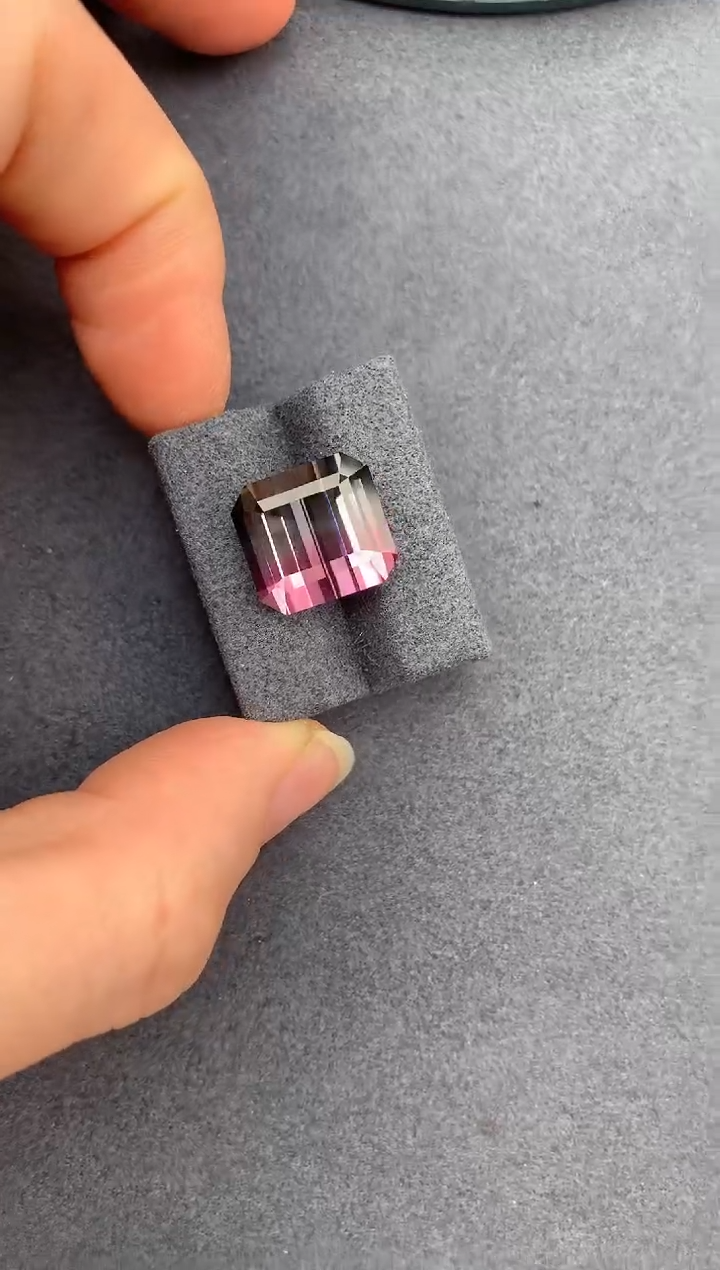 【闪购商品】碧玺裸石未镶嵌13.1ct双色碧玺