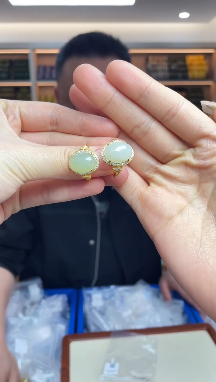 【闪购商品】和田玉·未镶嵌多样性发一件