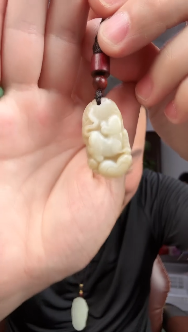 和田玉未镶嵌颈饰1