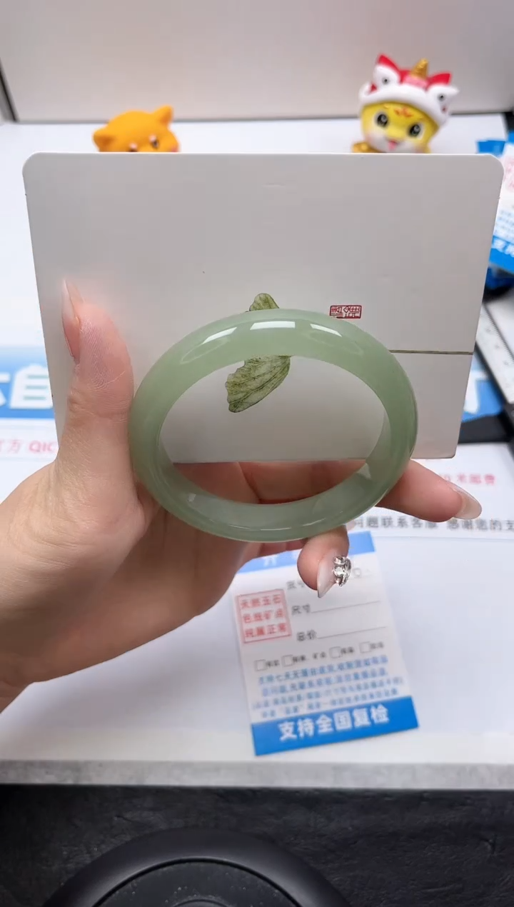 【闪购商品】石英质玉手镯未镶嵌216-62