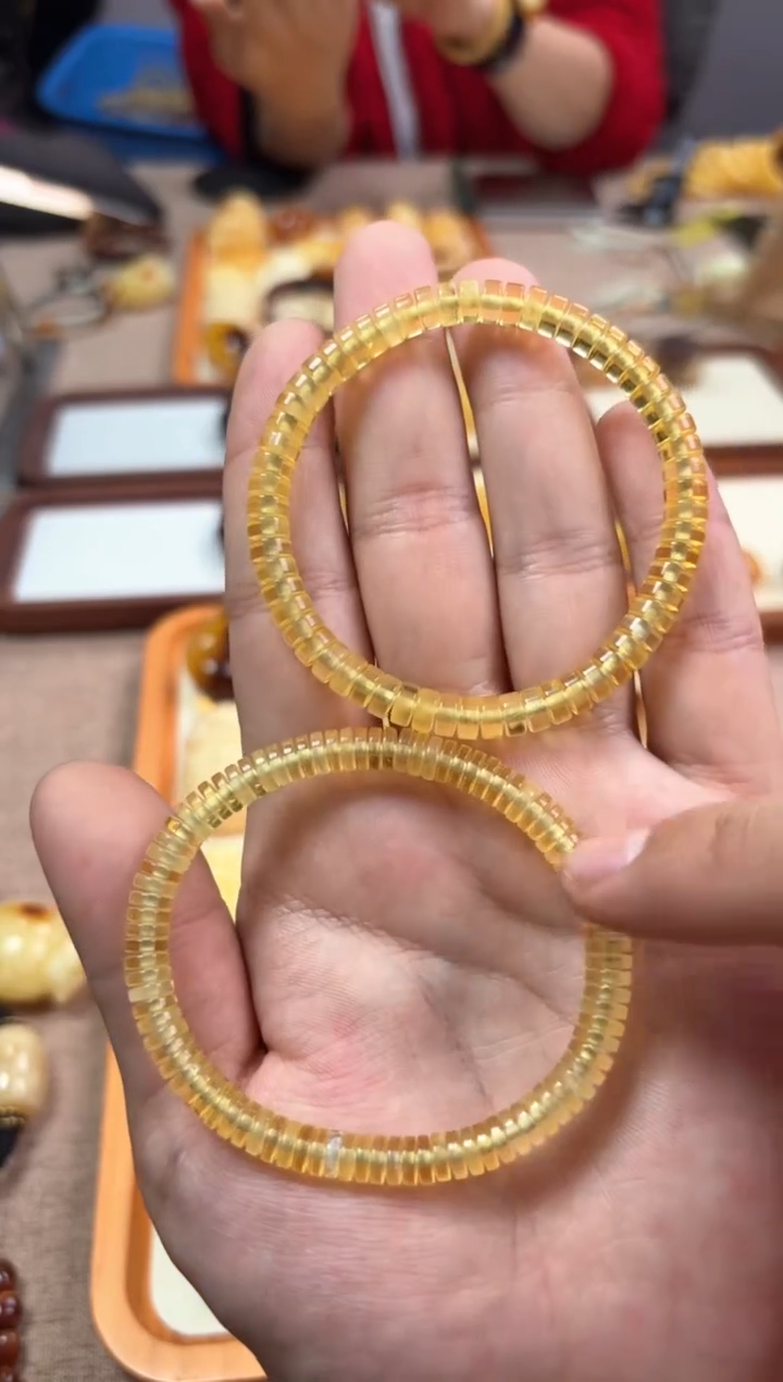 【闪购商品】蜜蜡裸石未镶嵌手串多样性发一件