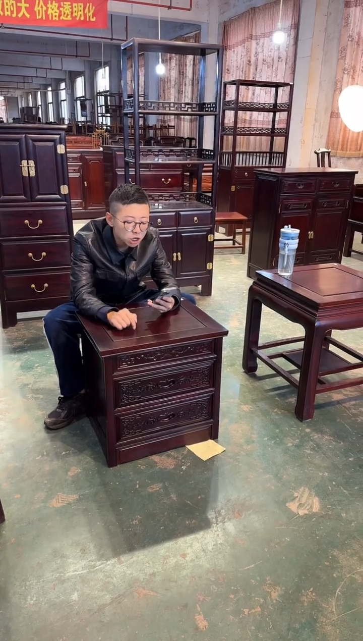 黑酸枝木类成套家具床头柜 J06