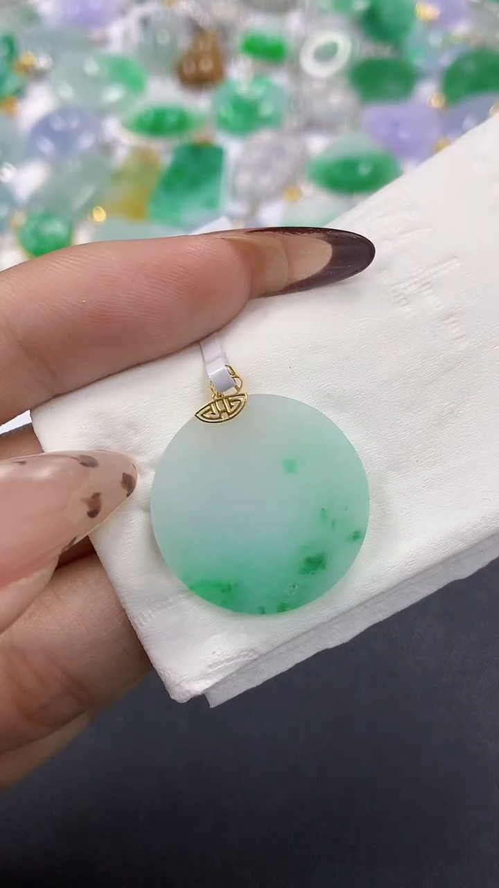 颈饰18K金镶嵌翡翠a货假一赔三支持复检百元上9元证书费自理