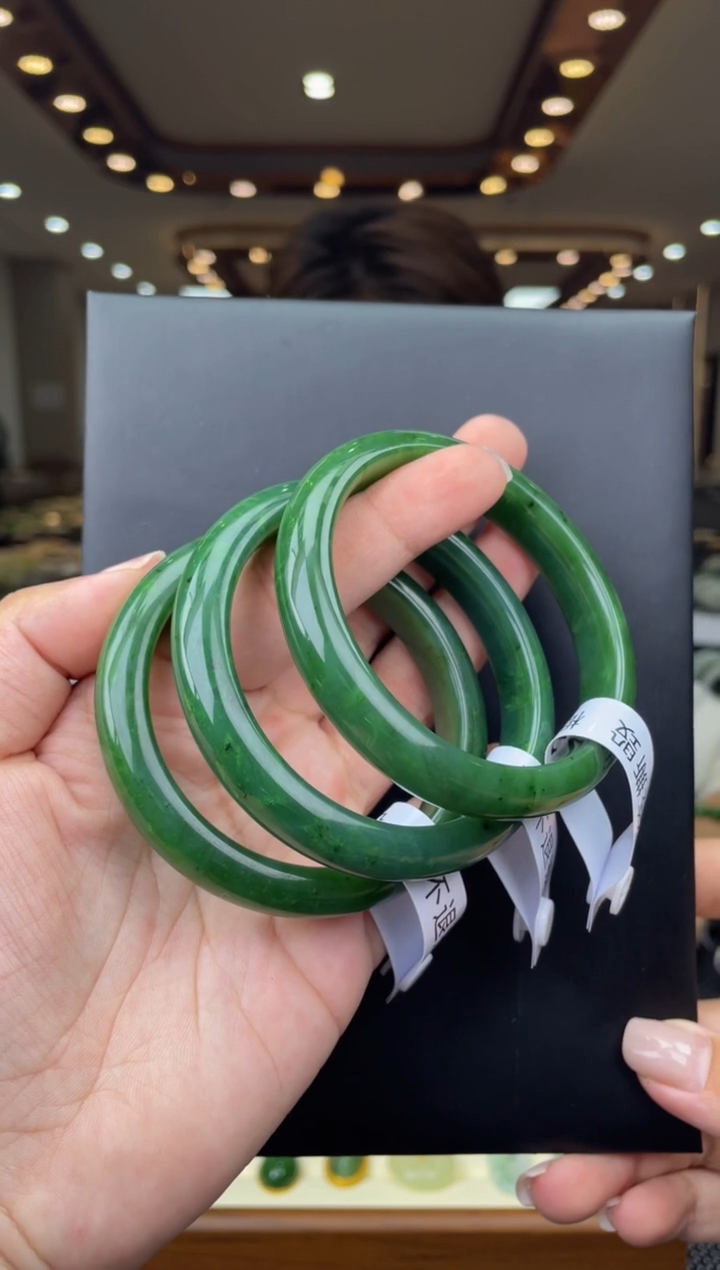 【闪购商品】定制和田玉天然和田玉多样性发其一