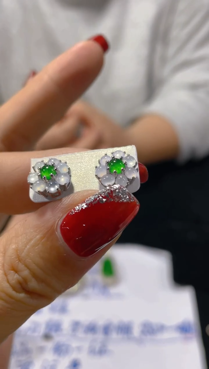 【闪购商品】定制翡翠未镶嵌天然A货翡翠多样性发货拍一发一