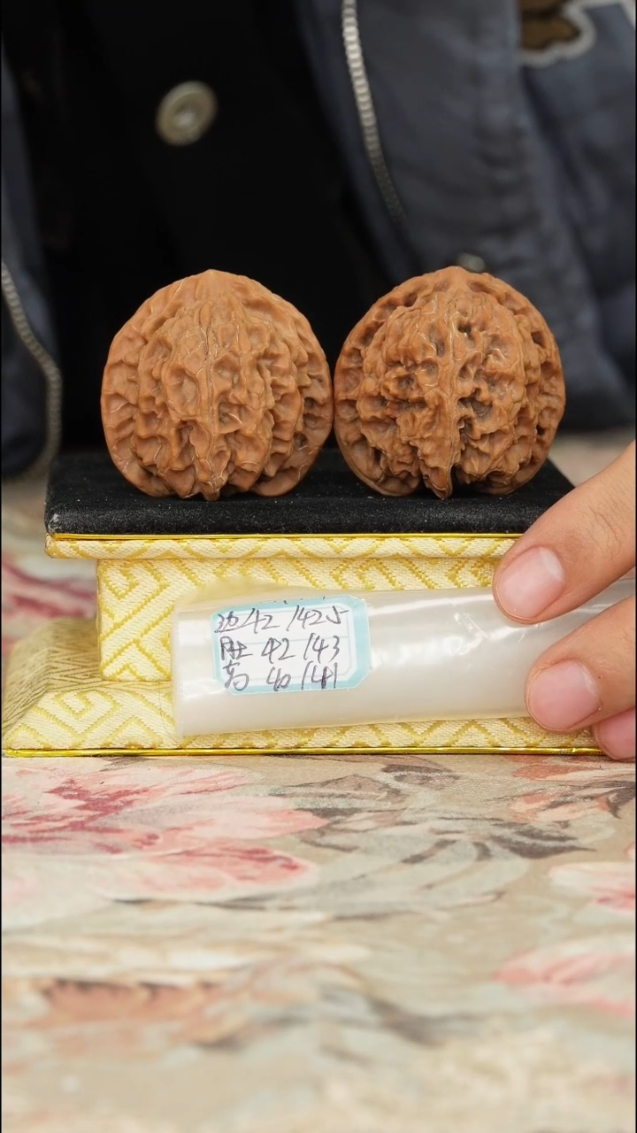 【闪购商品】文玩核桃把件苹果园