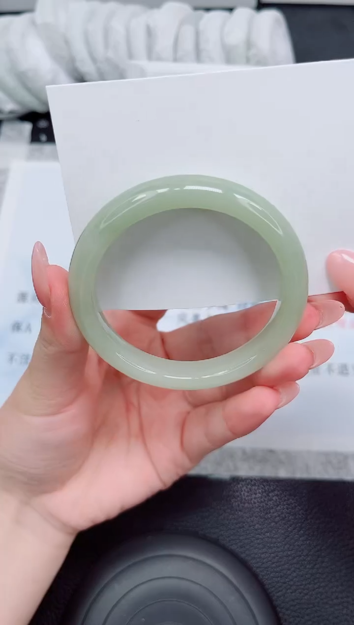 石英质玉手镯未镶嵌225-58.4