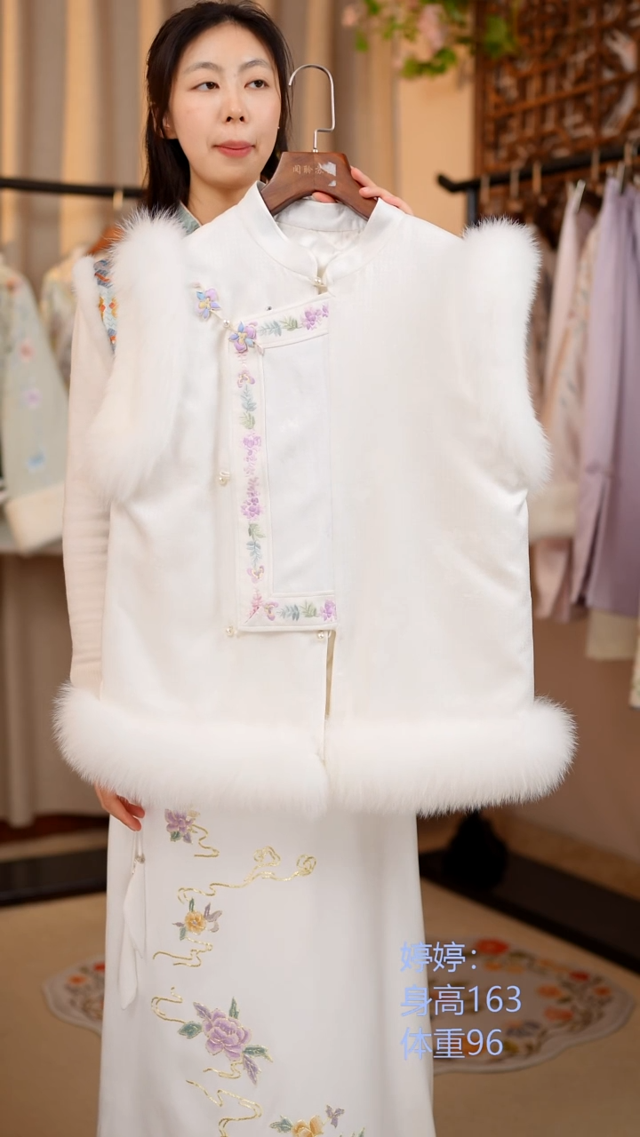 织绣非遗服饰一物一件