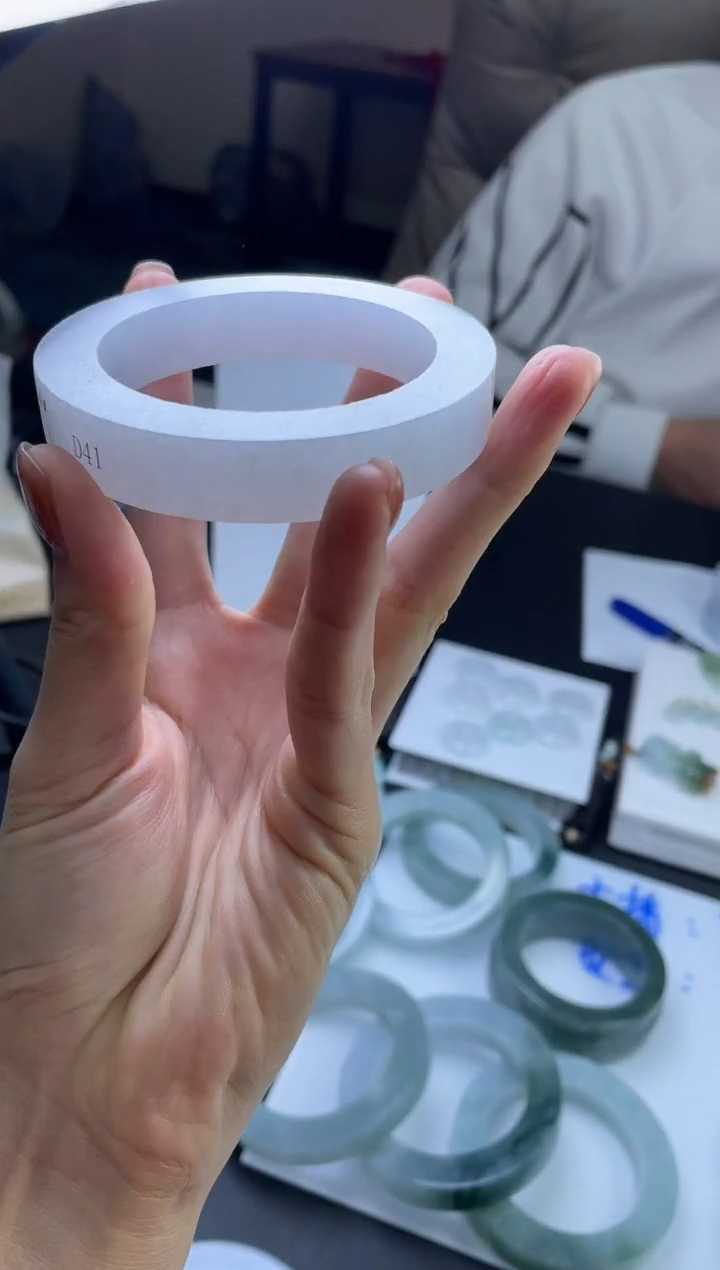 【闪购商品】定制翡翠手镯未镶嵌手镯