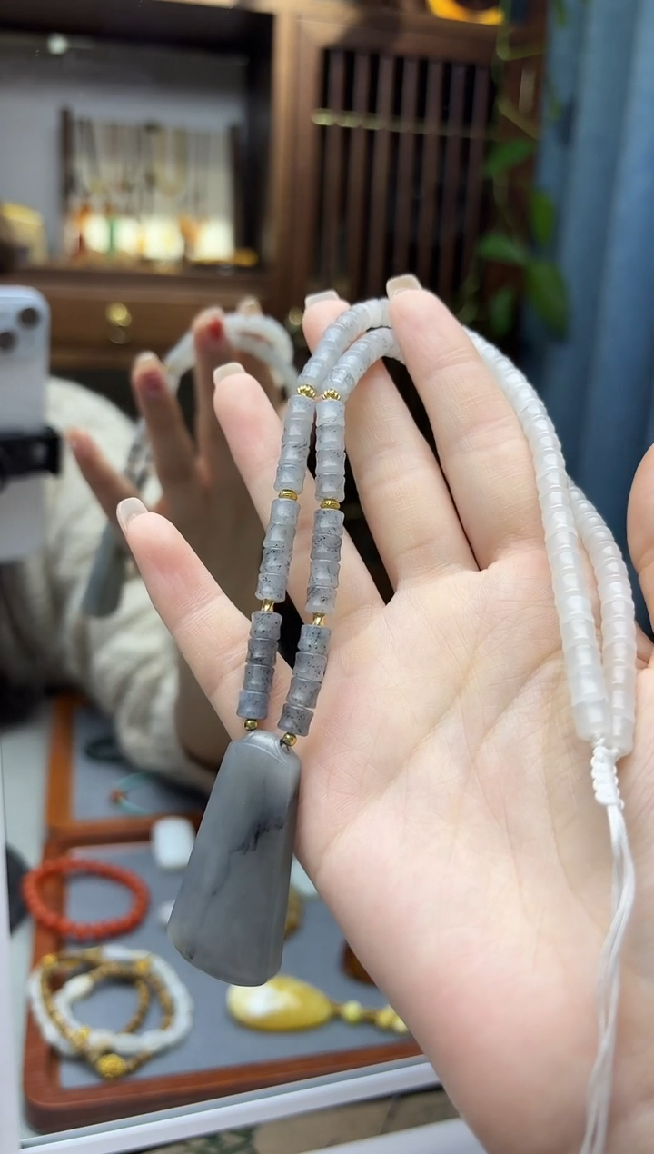 颈饰未镶嵌和田玉和田玉无事牌吊坠SY