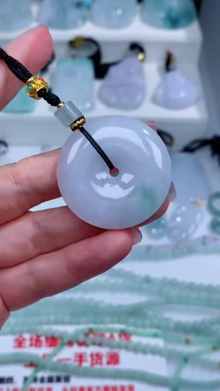 翡翠未镶嵌颈饰吊坠