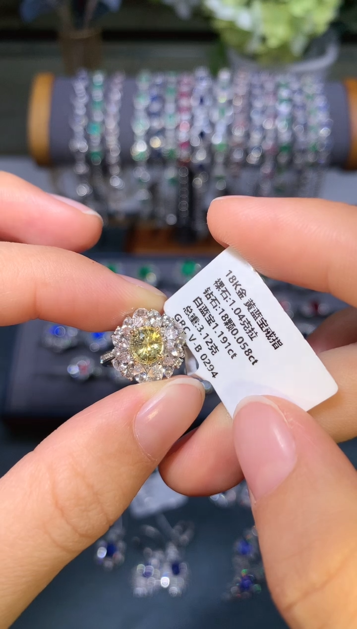 【闪购商品】彩色蓝宝石戒指18K金镶嵌