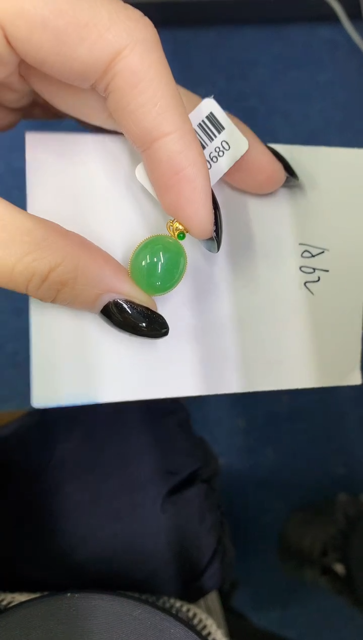 【闪购商品】翡翠颈饰18K金镶嵌000000000000