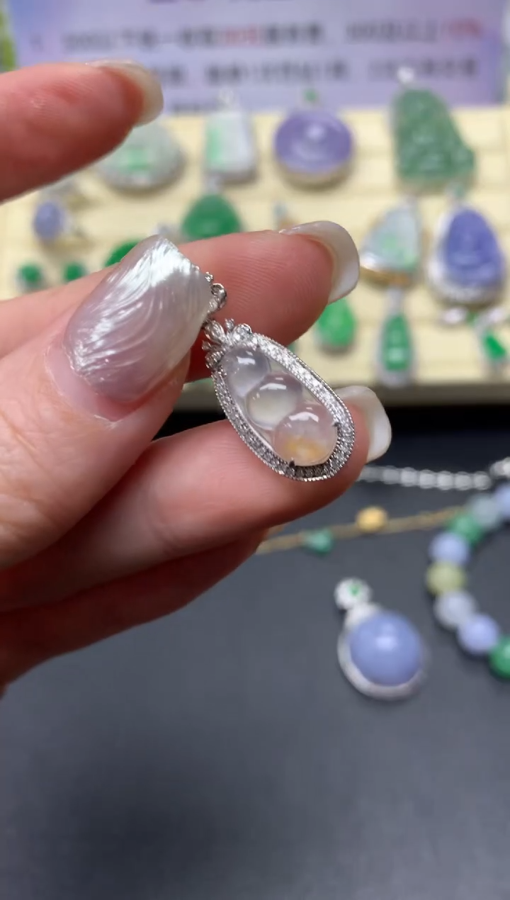 【闪购商品】翡翠吊坠(不含链)18K金镶嵌吊坠|2980