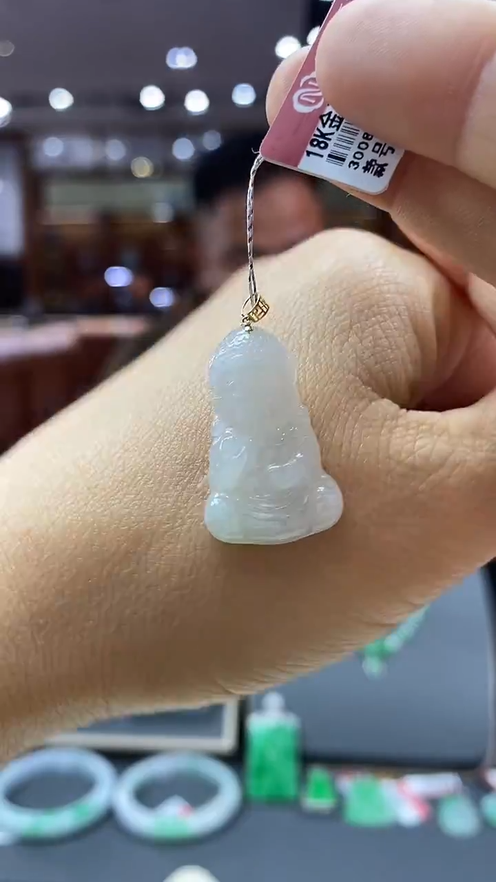颈饰18K金镶嵌翡翠宝宝佛