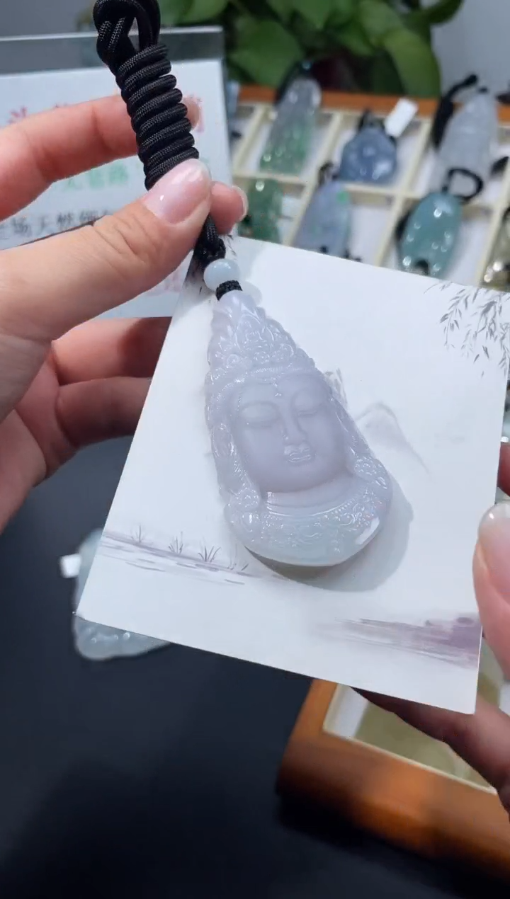 颈饰未镶嵌翡翠观音