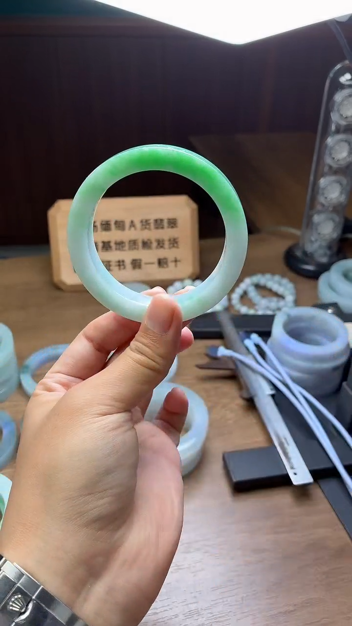 未镶嵌手镯定制翡翠小*定制