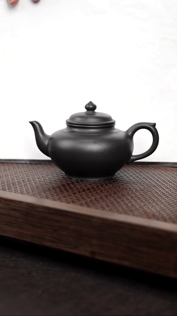 【闪购商品】紫砂茶壶黑料笑樱{大}