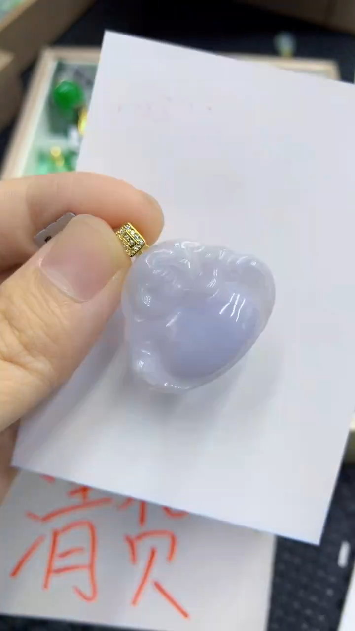 翡翠18K金镶嵌颈饰             1