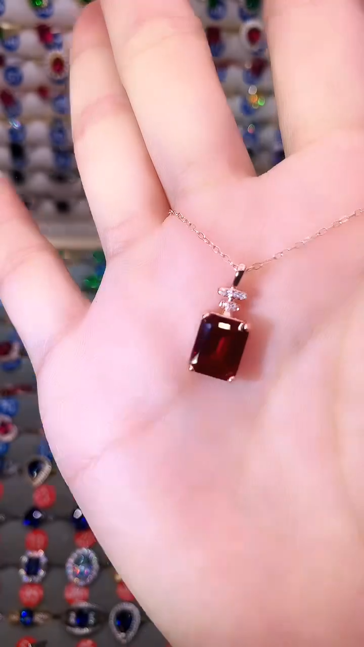 银S925镶嵌吊坠(赠链)红宝石........