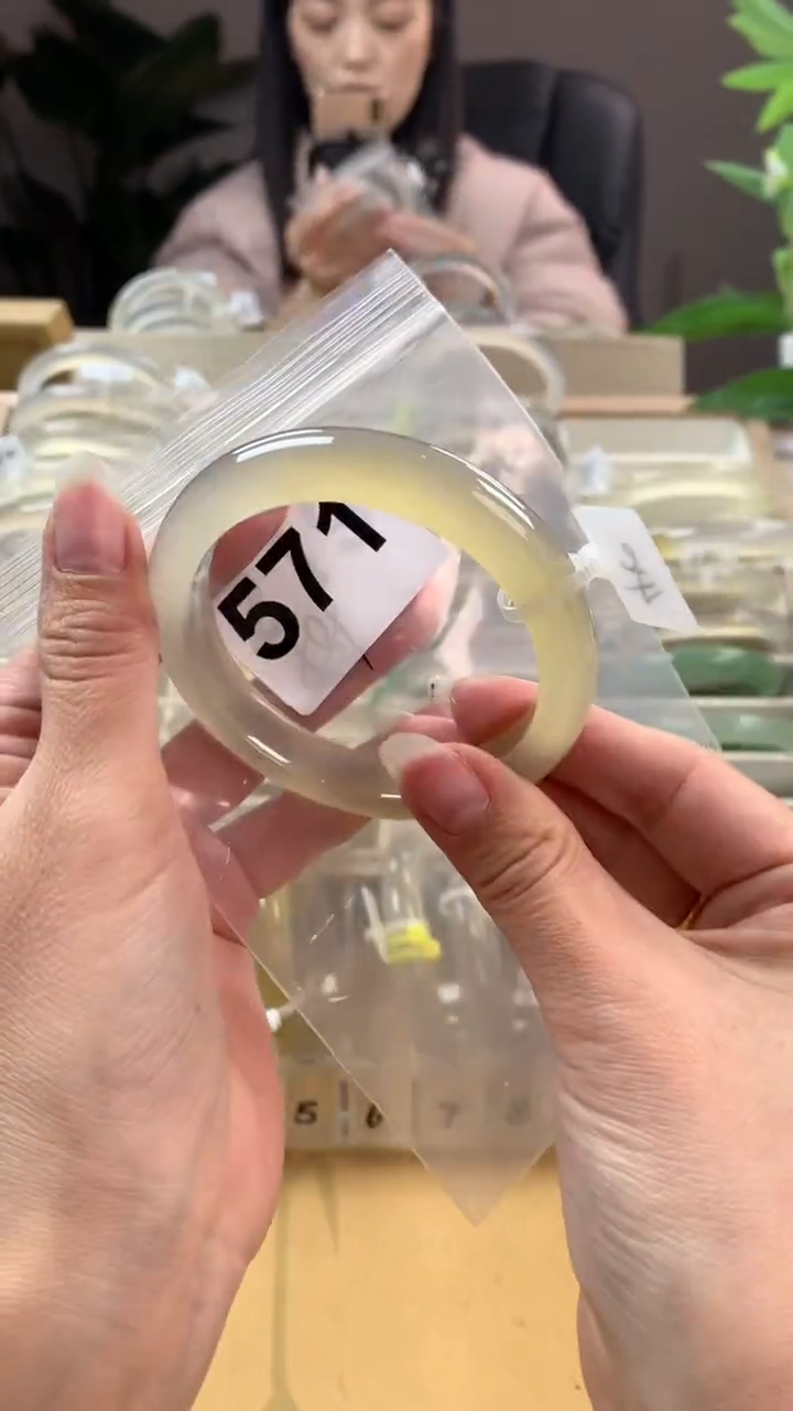 【闪购商品】玛瑙/玉髓手镯未镶嵌571