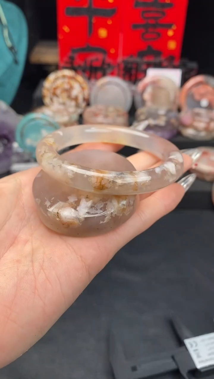 【闪购商品】石英质玉手镯（圆镯）未镶嵌56